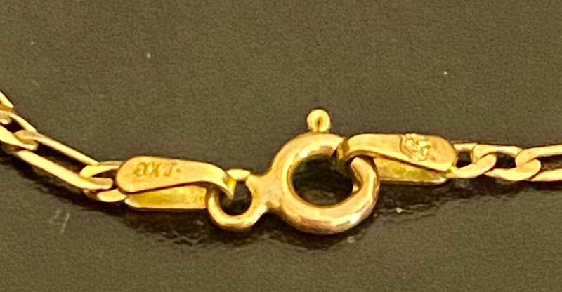 9ct Genuine gold with heart shape Cubic zirconia pendant