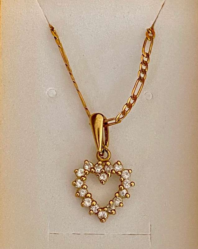 9ct Genuine gold with heart shape Cubic zirconia pendant