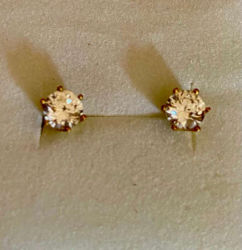 9ct yellow gold with Large Cubic Ziconia's