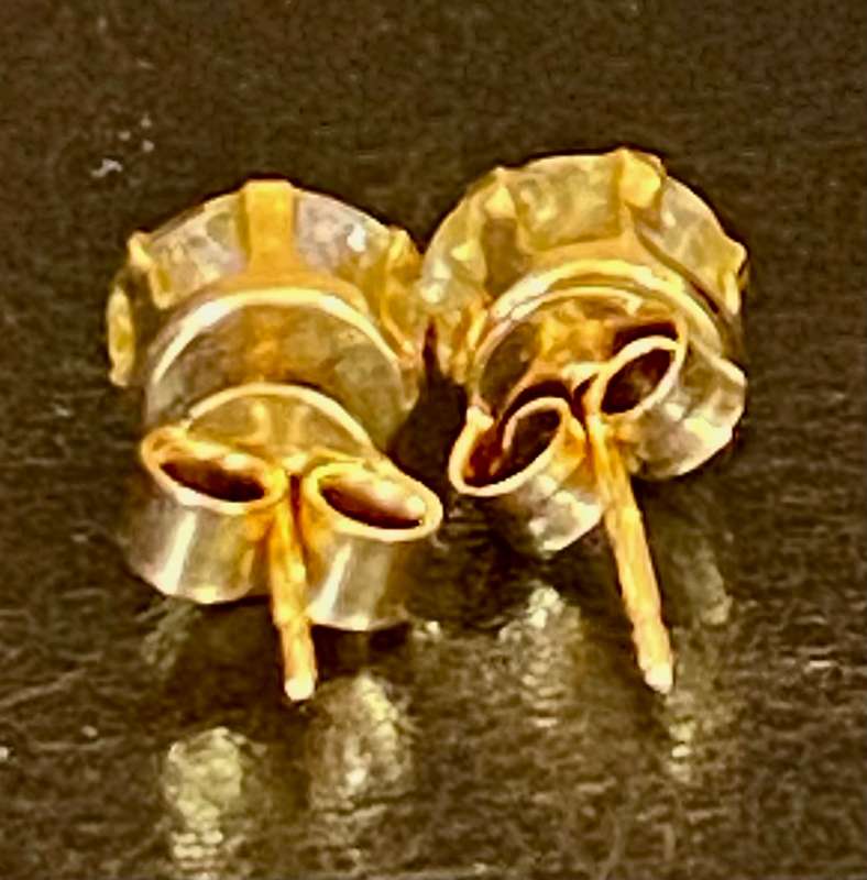 9ct yellow gold stud design earrings with 6.0mm cubic zirconia's