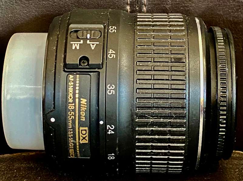 Nikon AF-S  DX SWM VR Nikkor aspherical 0.28m 0.92ft ED 18-55mm1:3.5-5.6 GII lens