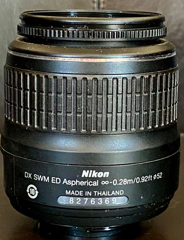 Nikon AF-S  DX SWM VR Nikkor aspherical 0.28m 0.92ft ED 18-55mm1:3.5-5.6 GII lens