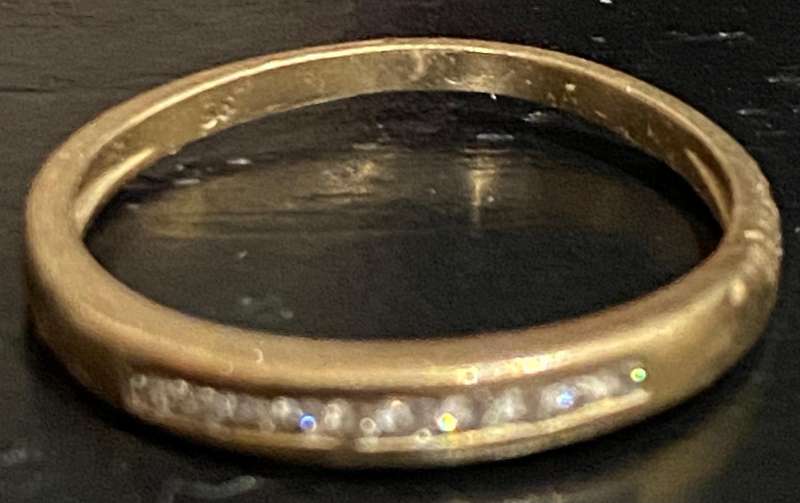 10 real diamond set in 9ct yellow gold Eternity ring