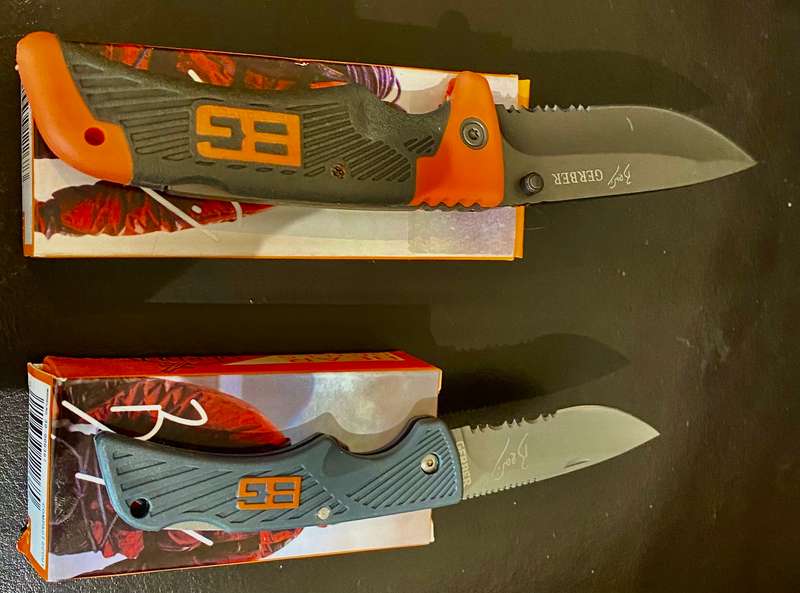 2 Bear Grylls knives with boxes medium and small pocket size