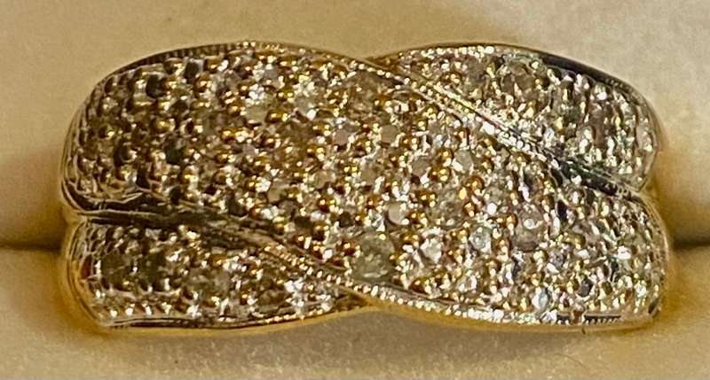 9ct yellow gold and rhodium with diamond's Ring
