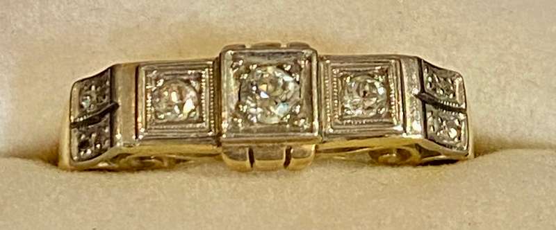Antique heavy 14ct yellow and white gold ring with Antique old cut Diamonds & delicate scroll sides