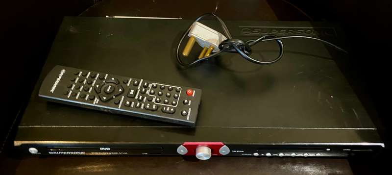 Supersonic DVD player with FM and SD card  and Remote