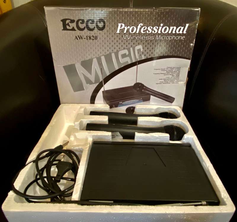 Ecco Professional Wireless Dual VHF Microphone set in box-AW-1820