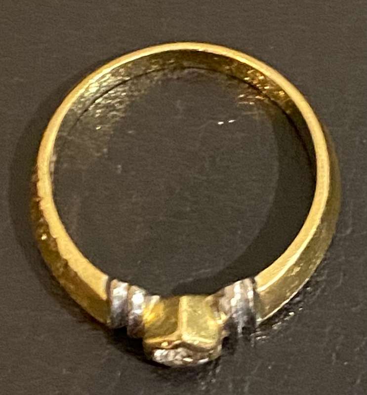 18ct yellow and white gold & Natural Diamond of 0.21 carats
