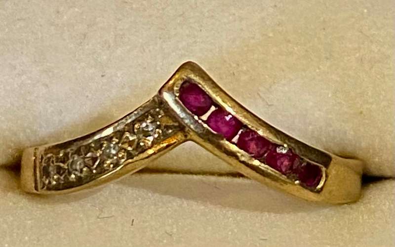Vintage hallmarked Birmingham 9ct yellow gold. Ruby and Diamond Ring