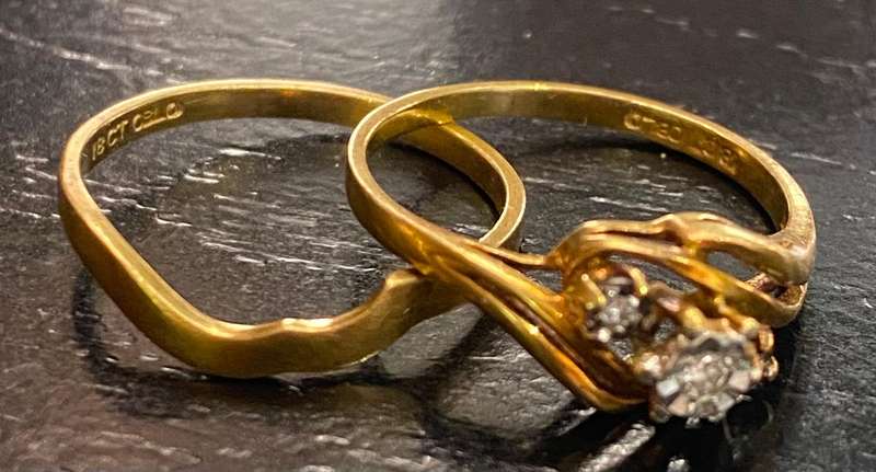 Vintage 18ct gold and diamond wedding ring 2 piece set