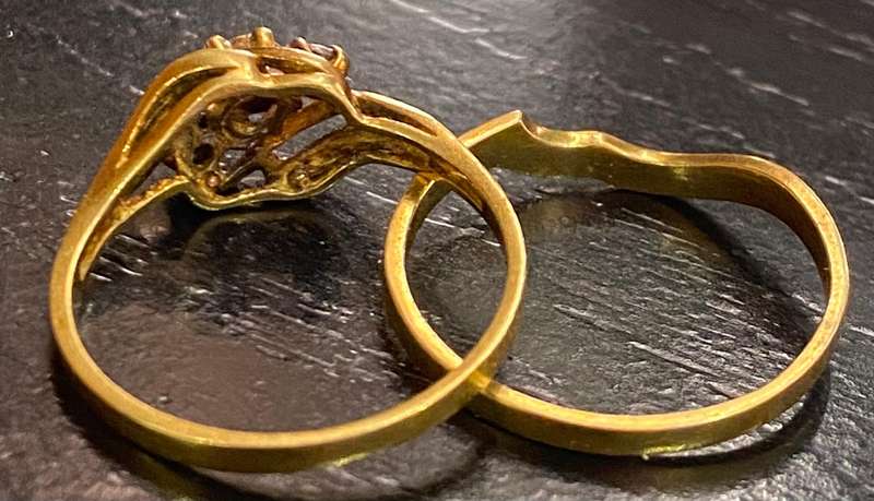Vintage 18ct gold and diamond wedding ring 2 piece set