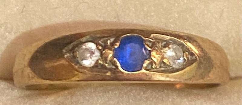 9ct Yellow gold synthetic sapphire and Cubic Zirconia Ring