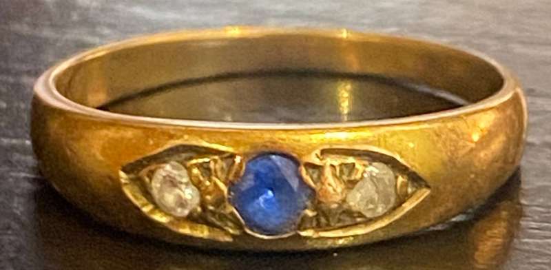 9ct Yellow gold synthetic sapphire and Cubic Zirconia Ring