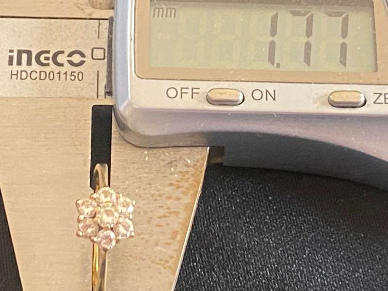 OOH so cute 9ct yellow gold cluster ring with CZ's