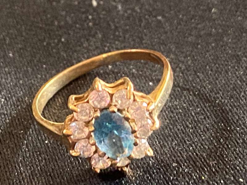 9ct yellow gold and Aqua Marine Ring with CZ's