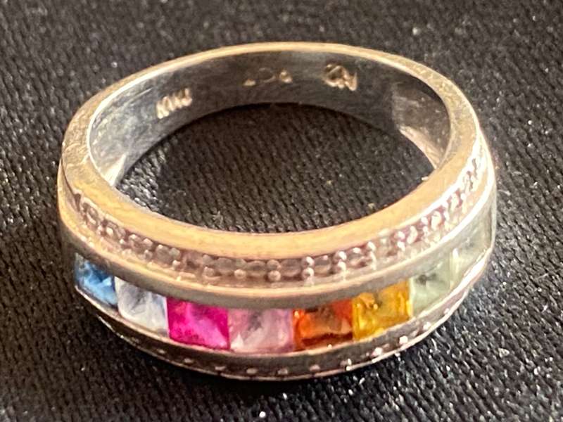 9ct White Gold and Multicoloured Gem ring