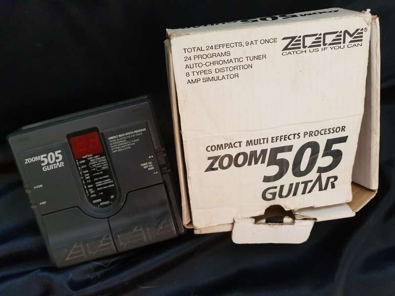 Zoom 505 multi-effects guitar pedal in box