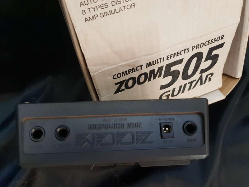 Zoom 505 multi-effects guitar pedal in box