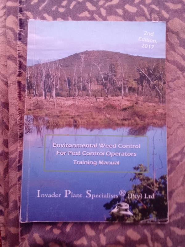 Environmental Weed Control for Pest Control _Invader Plant Specialist Guide Book