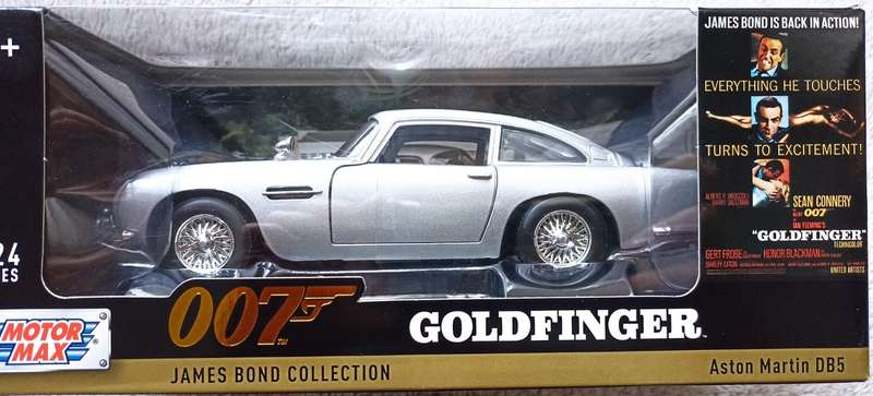 James Bond Aston Martin DB5 - 1:24 Scale (Sealed) Collectible