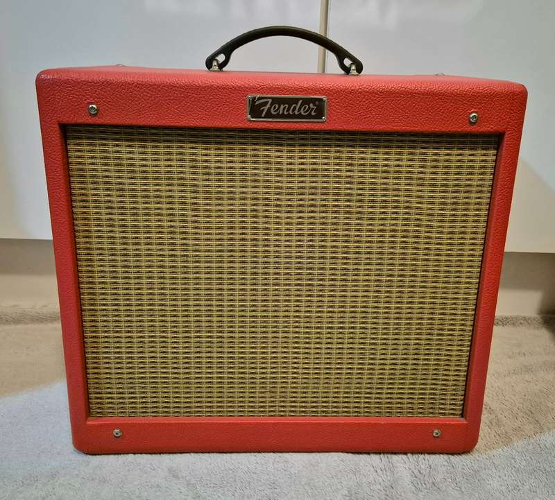 Fender Blues Junior "TEXAS RED" Limited Edition Guitar Valve Amp