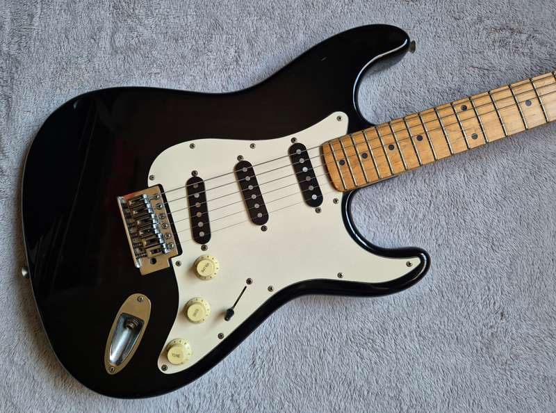 Vintage Starfire Classic Stratocaster Guitar