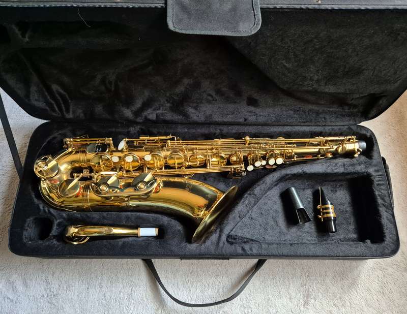 Zweiss Tenor Saxophone with Case