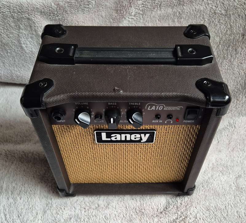 Laney LA10 Acoustic Guitar Amp