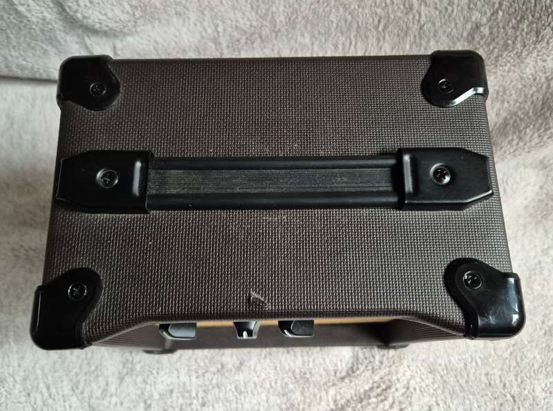 Laney LA10 Acoustic Guitar Amp