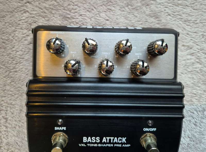 Hartke Bass Attack Pedal - PreAmp and Tone Shaper