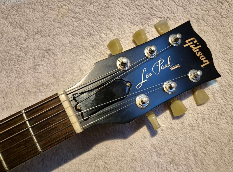 2017 Gibson Les Paul Studio Guitar with Case