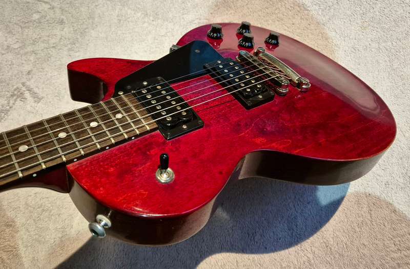 2017 Gibson Les Paul Studio Guitar with Case