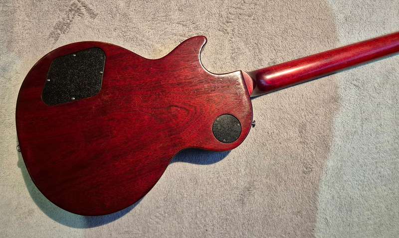 2017 Gibson Les Paul Studio Guitar with Case