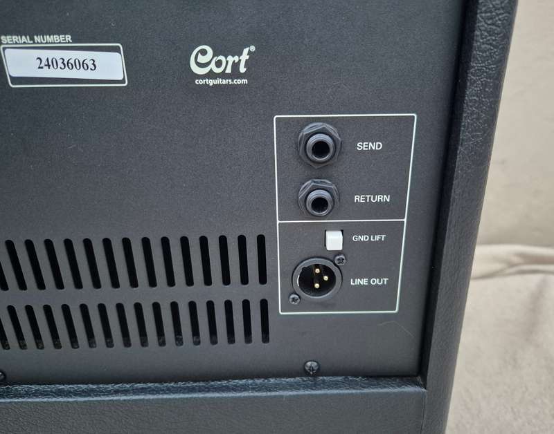 Cort CM150B Bass Guitar Amp