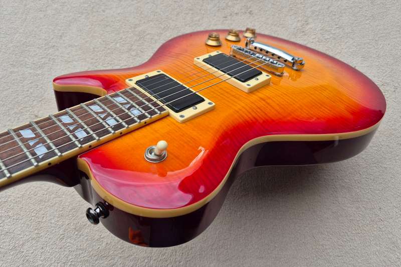 Hamer XT Les Paul Guitar (Exceptional Quality)