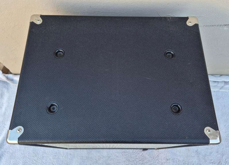 Fender Rumble 210 Bass Guitar Speaker Cab