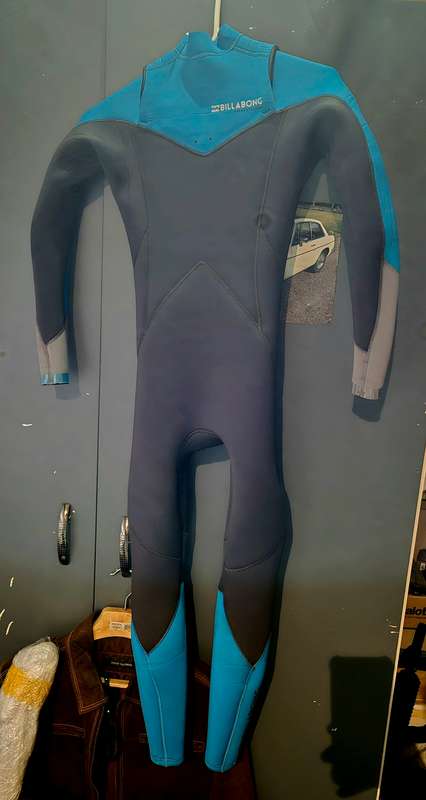 Billabong Size 12 Junior Wetsuit 4:3 Absolute Comp
