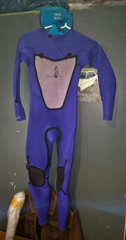 Billabong Size 12 Junior Wetsuit 4:3 Absolute Comp