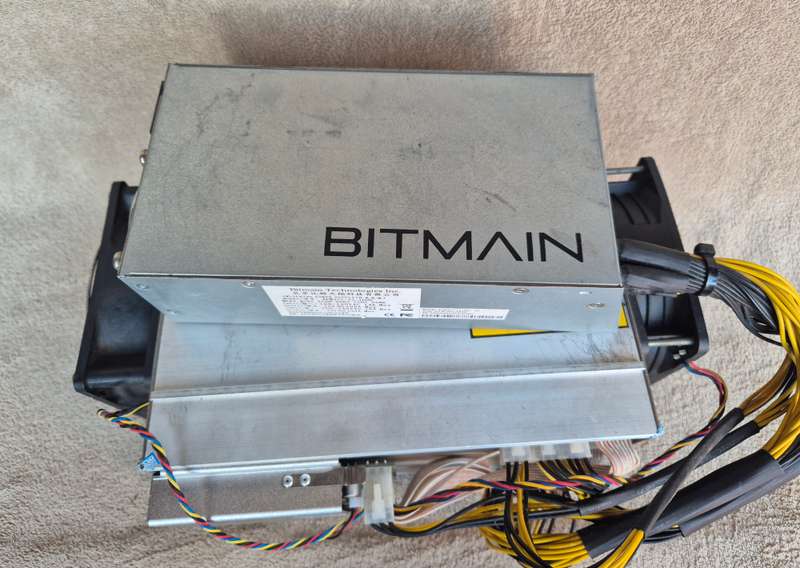 Bitmain D3 Antminer - Crypto/Bitcoin Miner