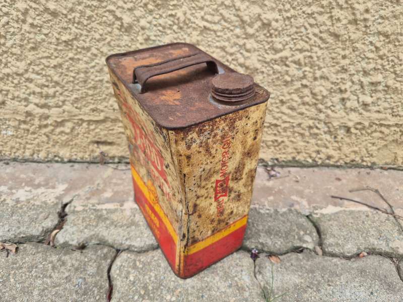 Vintage Shell X100 Oil Can - Collectible