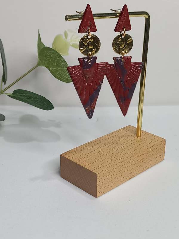 Dangling Stud 01
