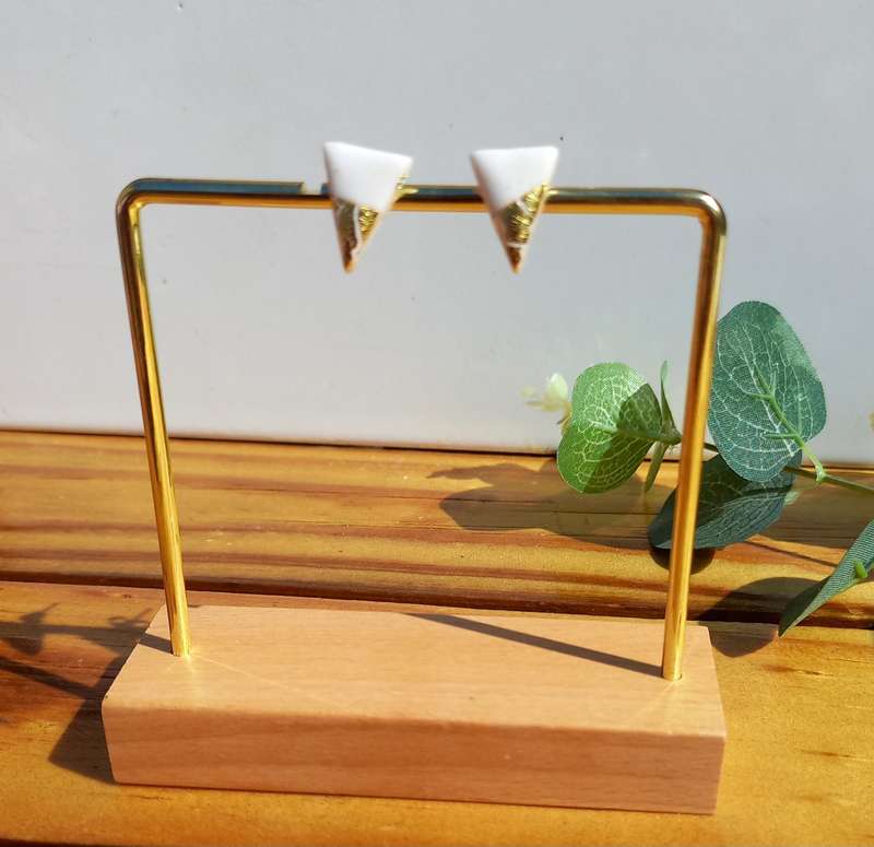 Trigon Stud 01