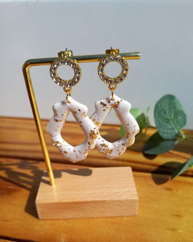 White Radiance Hoop 01