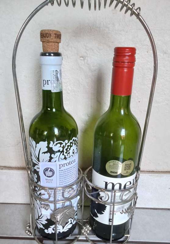 Beautiful and Vintage Portable Wine Rack