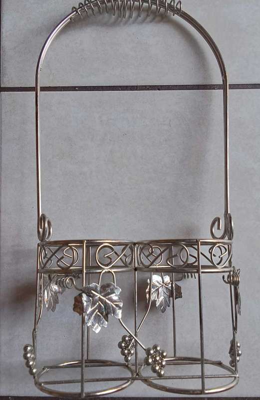 Beautiful and Vintage Portable Wine Rack