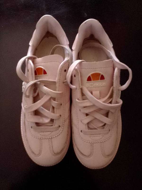 Beautiful Pink Elesse Sneakers for Girls in good condition.