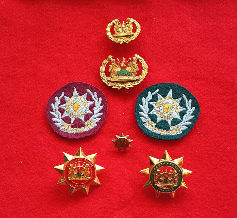 BOPHUTHATSWANA HOMELAND - POLICE/TRAFFIC CAP AND RANK BADGES