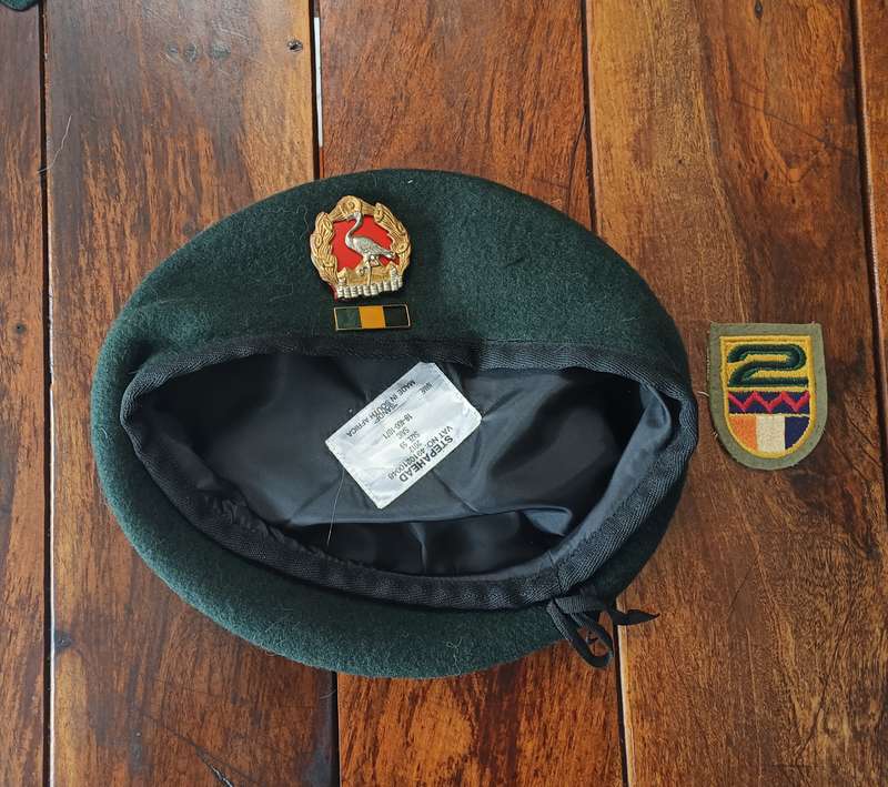 SADF - 2 SAI BN - BERET AND SHOULDER FLASH