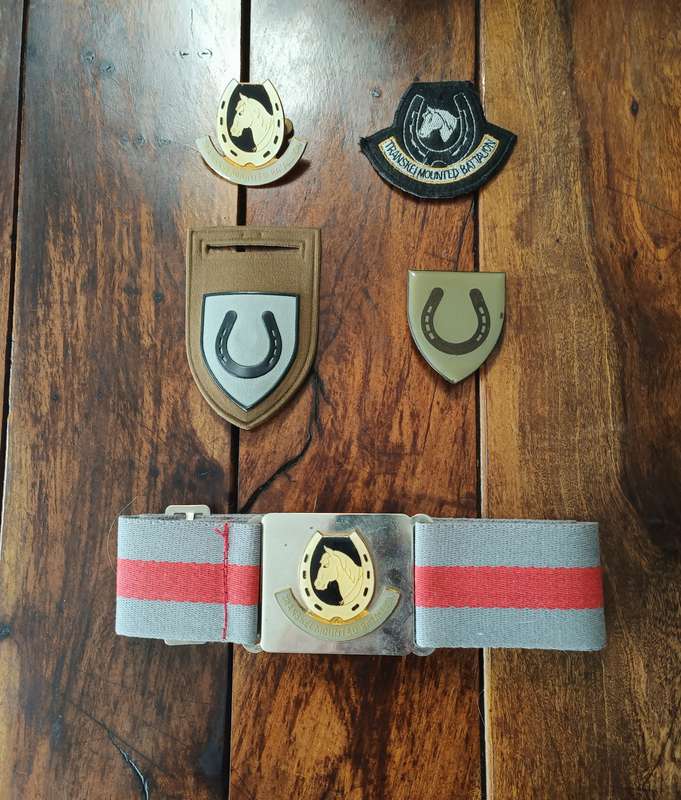 SADF -  TRANSKEI MILITARY - MOUNTED BN -  STABLE BELT AND BADGES - SCARCE